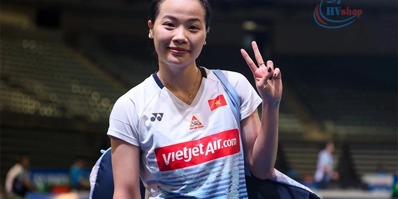 Cầu Thủ Nguyễn Thùy Linh
